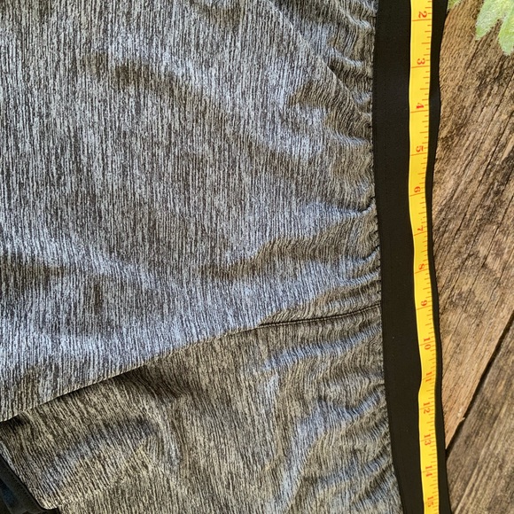 Layer8 Circuit Shorts Size L in Grey/Black - Picture 4 of 5